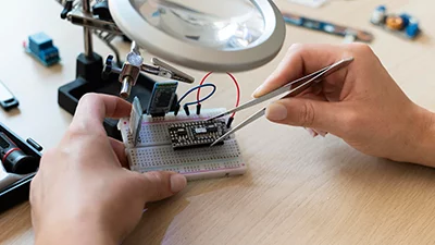 CCL_Zinc-Oxide-Semiconductor-Tech-Revolutionizing-Modern-Devices_thumbnail